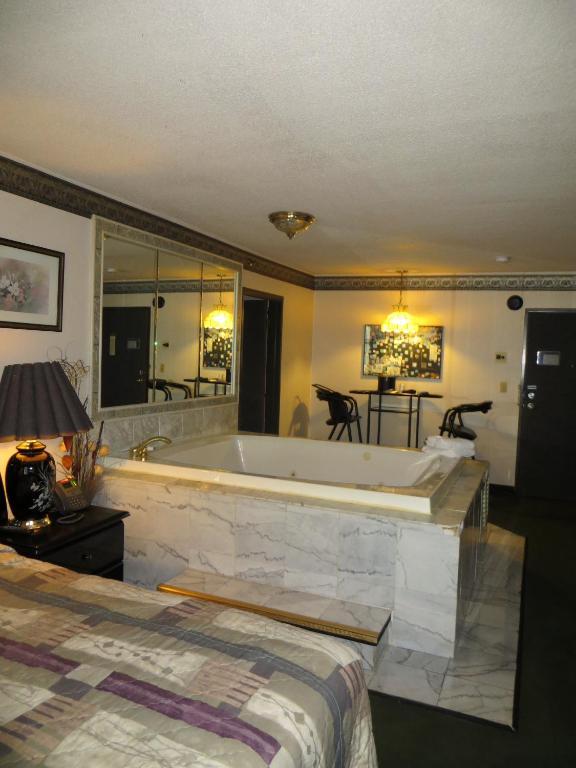 Hollywood Inn & Suites ガーニー 部屋 写真