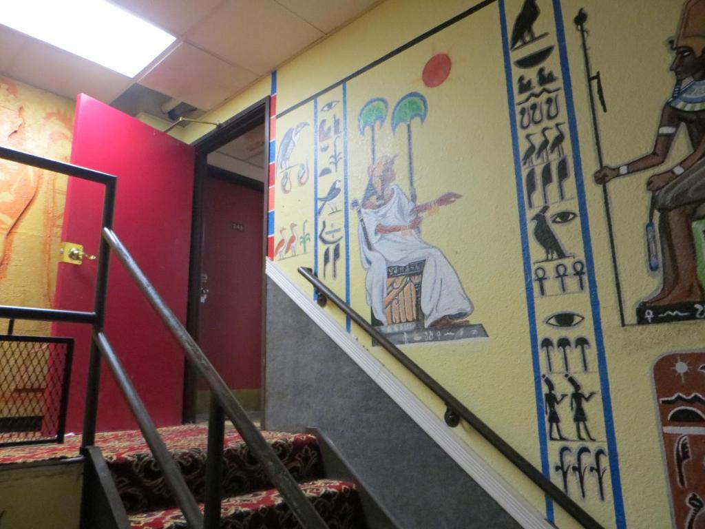 Hollywood Inn & Suites ガーニー エクステリア 写真